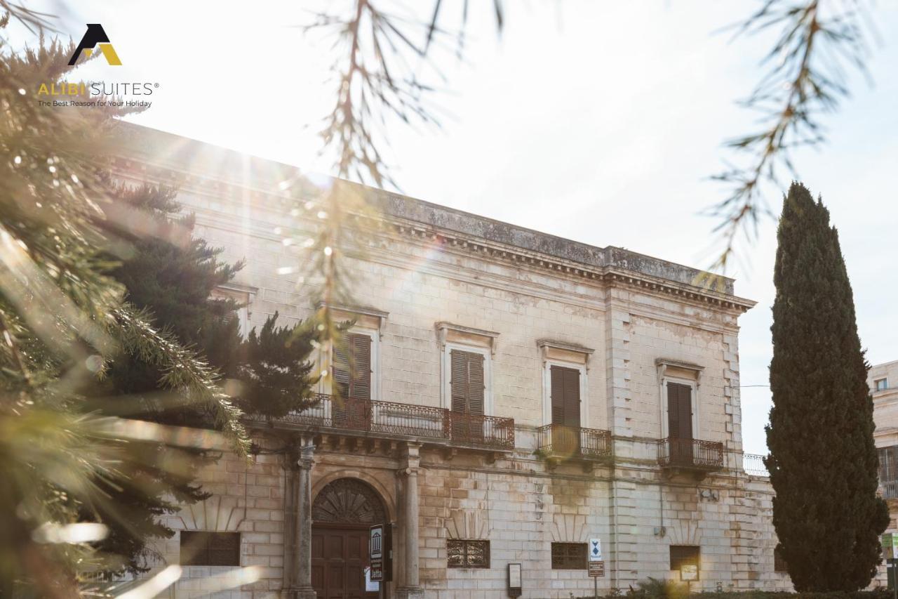 Alibi Suites Suite Museum: Gioiello Con Vista Sul Museo Archeologico Nazionale, Letto E Doccia Con Cromoterapia, Smart Tv, Wifi E A/C Ruvo di Puglia Eksteriør billede